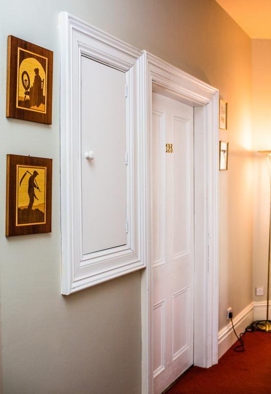 Byrnes Wine Dine Stay Эннистимон Номер фото